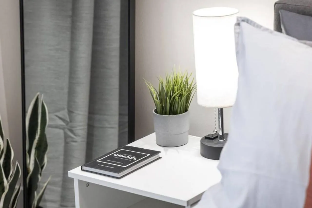 Luxury Cn Tower View King Bed Balcony Free Park Villa Toronto 0*,  Canada
