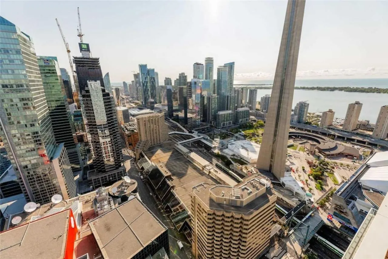 Holiday home Luxury Cn Tower View King Bed Balcony Free Park Villa Toronto