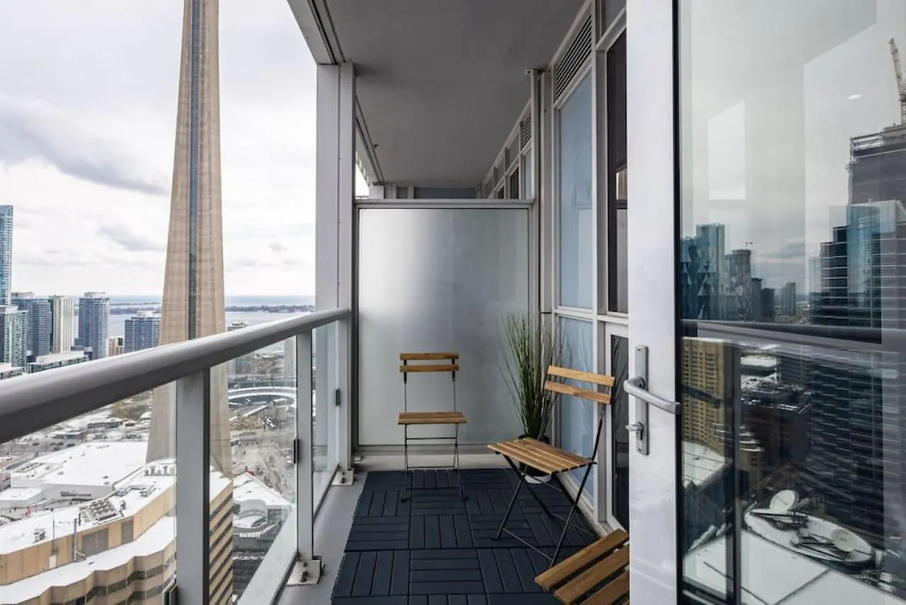 Luxury Cn Tower View King Bed Balcony Free Park Villa Toronto Canada