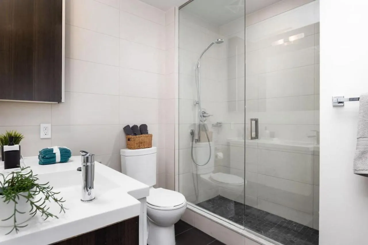 Luxury Cn Tower View King Bed Balcony Free Park Villa Toronto